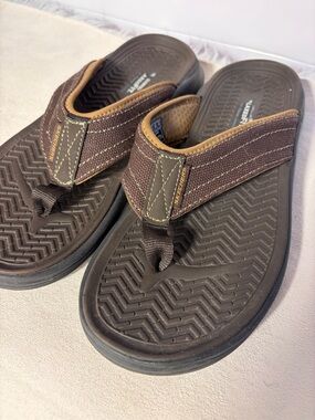 Skechers Men's Brown Canvas Thong Sandals